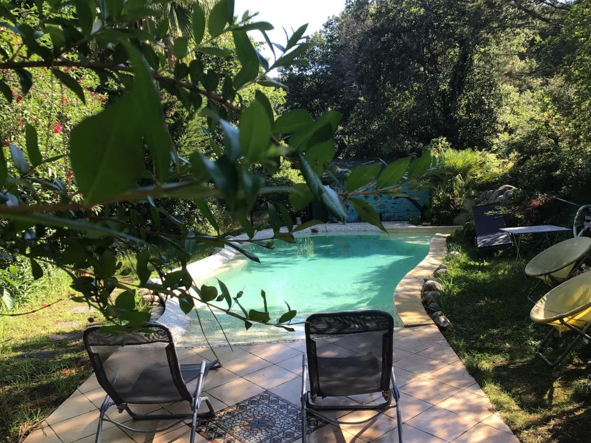 Roulotte Fenouillet Hotel Hyères Buitenkant foto